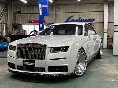 ROLLS-ROYCE GHOST