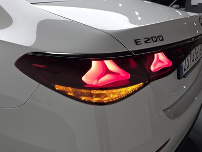 صورة 10 لـ 2024 Mercedes-BENZ E-CLASS