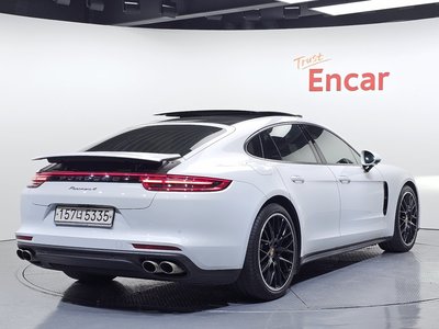 PORSCHE PANAMERA - 3