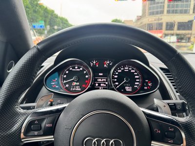 2015 AUDI R8 — миниатюра 14