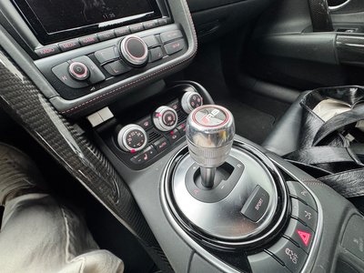 2015 AUDI R8 — миниатюра 13