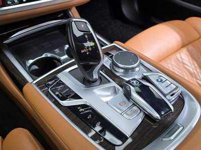 BMW 7 SERIES - 9