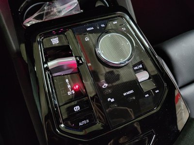 BMW 5 SERIES - 8
