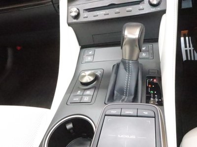 2024 Lexus RC — миниатюра 21