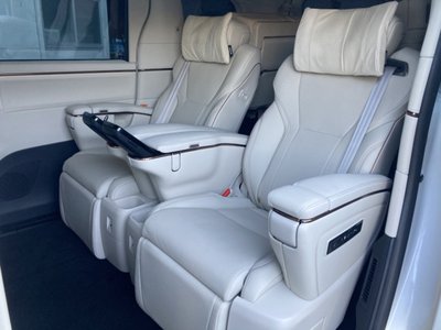 2025 Lexus LM 照片 13
