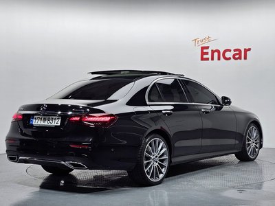 MERCEDES-BENZ E-CLASS - 4