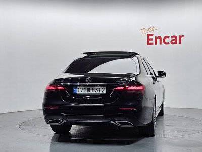 MERCEDES-BENZ E-CLASS - 3