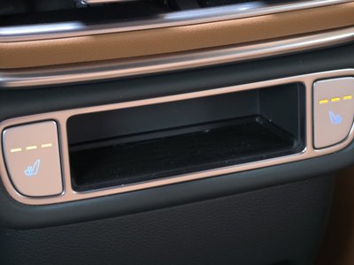 2024 Genesis GV80 thumbnail 18