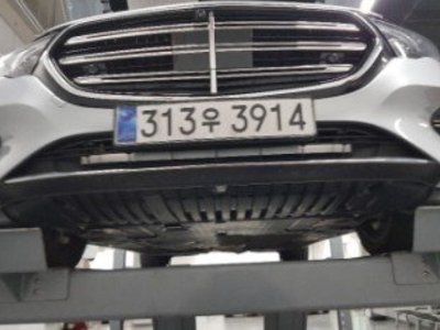 MERCEDES-BENZ E-CLASS - 1