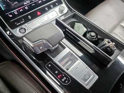 2021 AUDI A8 — миниатюра 12