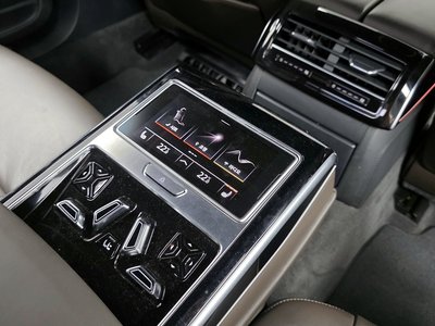 2021 AUDI A8 — миниатюра 24