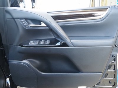 صورة مصغرة 63 لـ 2018 Lexus LX