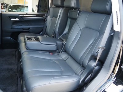صورة مصغرة 32 لـ 2018 Lexus LX