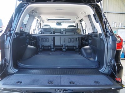 صورة مصغرة 40 لـ 2018 Lexus LX