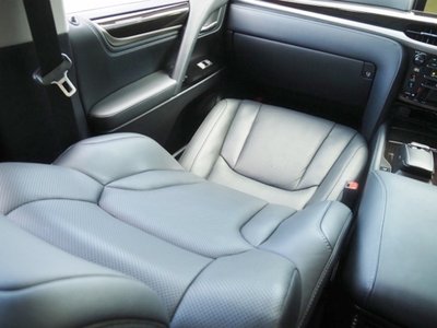 صورة مصغرة 65 لـ 2018 Lexus LX