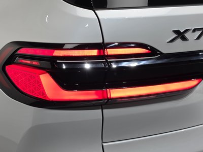 2025 BMW X7 照片 10