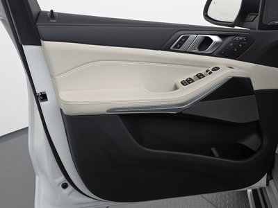2025 BMW X7 thumbnail 14