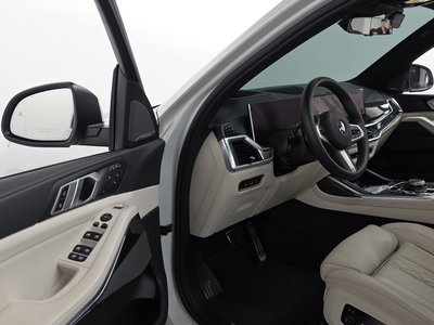 2025 BMW X7 thumbnail 13
