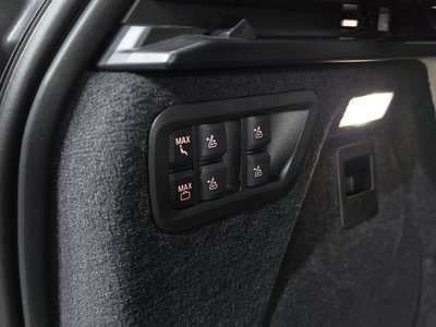 2025 BMW X7 thumbnail 28