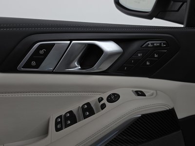 2025 BMW X7 thumbnail 26