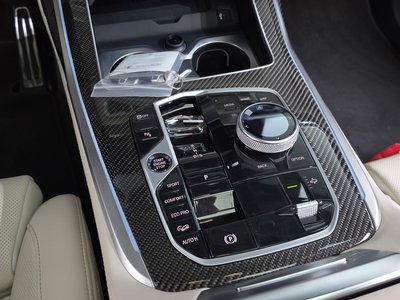 2025 BMW X7 thumbnail 12