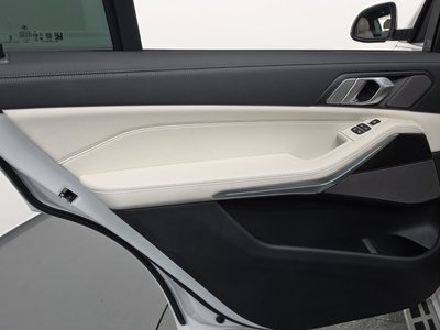 2025 BMW X7 thumbnail 15