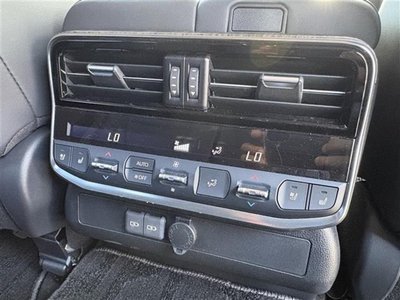 صورة مصغرة 41 لـ 2024 Toyota LAND CRUISER 300