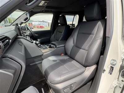 صورة مصغرة 12 لـ 2024 Toyota LAND CRUISER 300