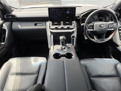 صورة مصغرة 42 لـ 2024 Toyota LAND CRUISER 300