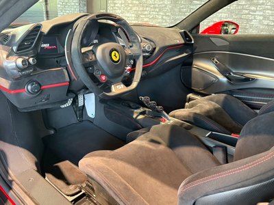 FERRARI 488 - 8