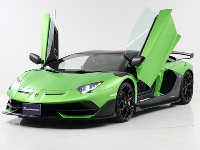 LAMBORGHINI AVENTADOR