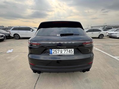 PORSCHE CAYENNE - 4