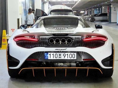 MCLAREN 765LT - 7