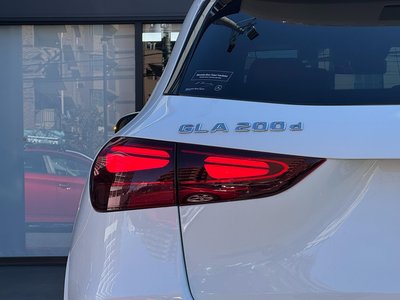 MERCEDES-BENZ GLA - 10