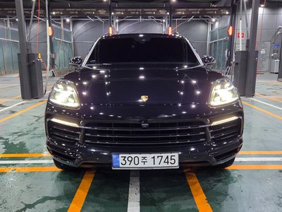 PORSCHE CAYENNE - 1