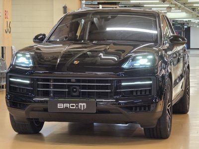 2024 Porsche CAYENNE photo 1