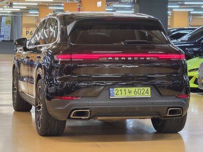 2024 Porsche CAYENNE photo 5