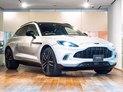 ASTON MARTIN DBX - 6