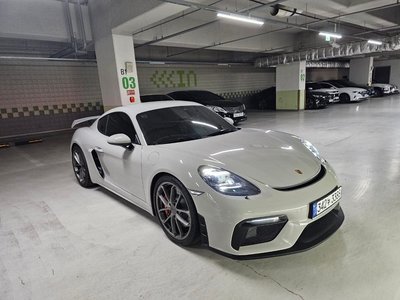 PORSCHE 718 CAYMAN
