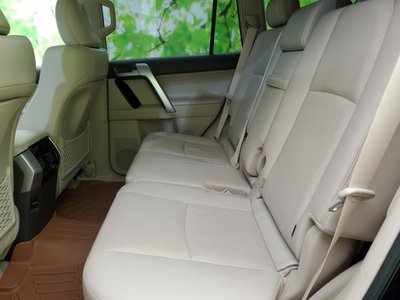 TOYOTA LAND CRUISER PRADO - 8