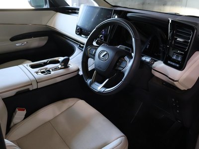 2024 Lexus LM — миниатюра 29