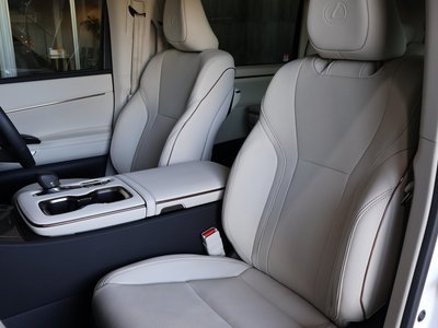 2024 Lexus LM — миниатюра 33