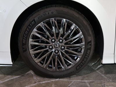 صورة 9 لـ 2024 Lexus LM