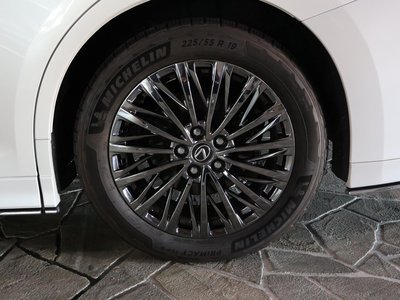 صورة 10 لـ 2024 Lexus LM