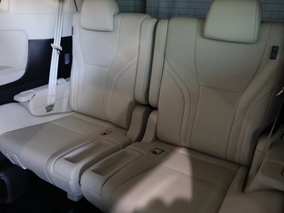 2024 Lexus LM — миниатюра 27