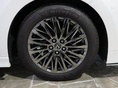 2024 Lexus LM — миниатюра 12