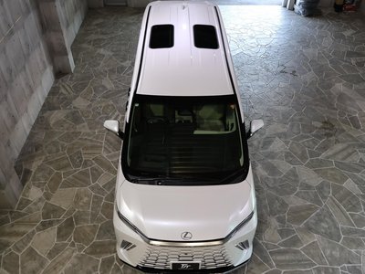 صورة 8 لـ 2024 Lexus LM