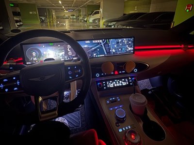 صورة 8 لـ 2024 Genesis GV70