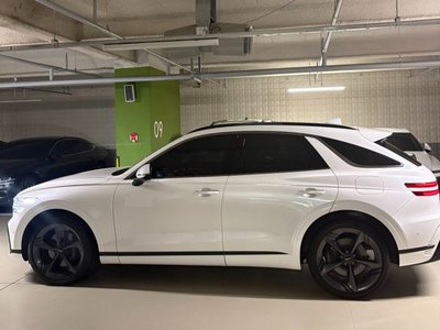 صورة 2 لـ 2024 Genesis GV70