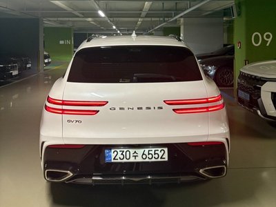 صورة 6 لـ 2024 Genesis GV70